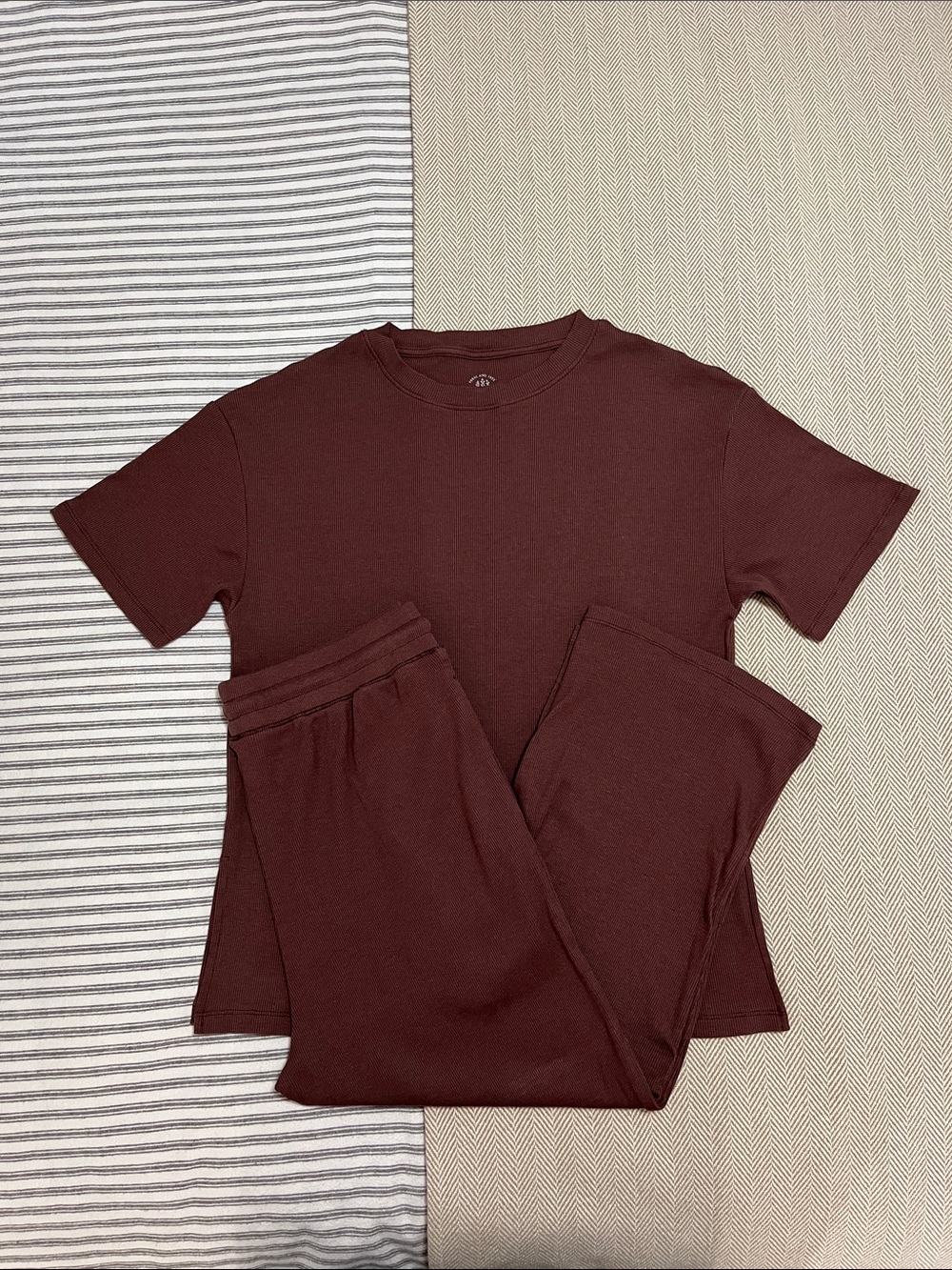 Feral And Free Bamboo Ribbed Lounge Set Short Sleeve Tee And Capris Brown Small